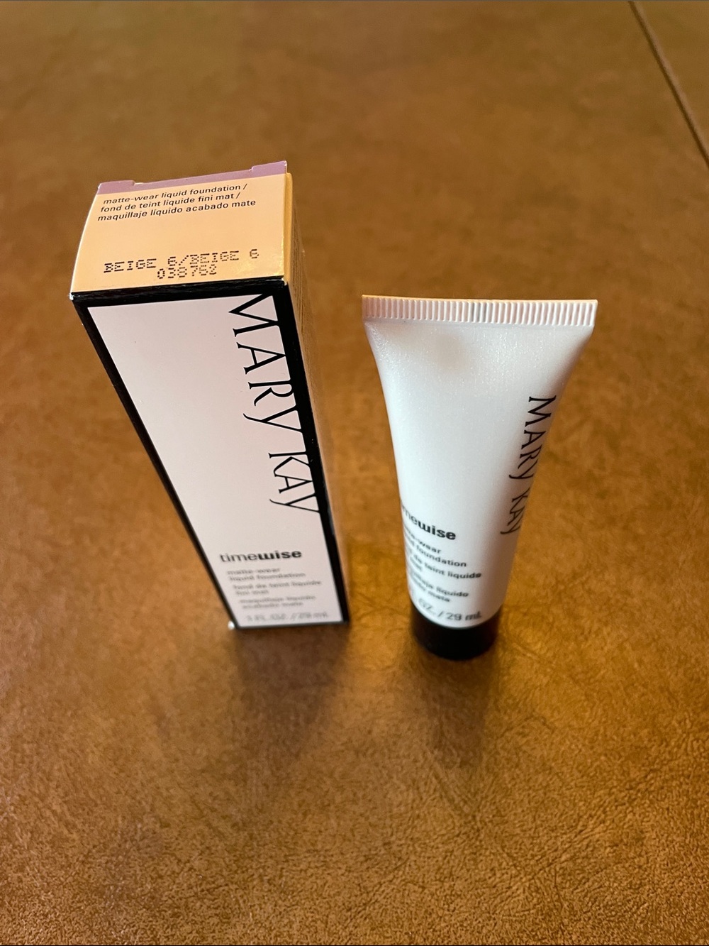 Mary Kay Discontinued TimeWise New Matte-Wear Liquid Foundation - Beige 6